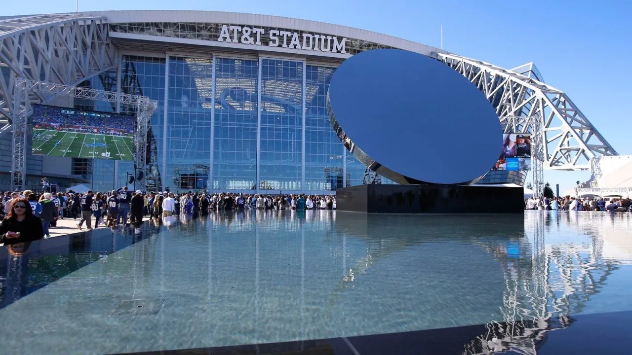 AT&T Stadium stands, capacity 105,121