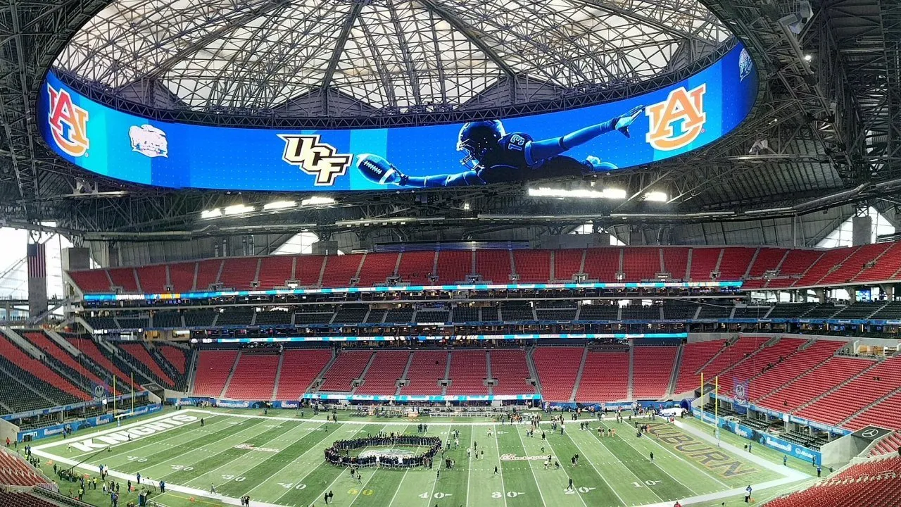 Mercedes-Benz Stadium pitch view, Atlanta